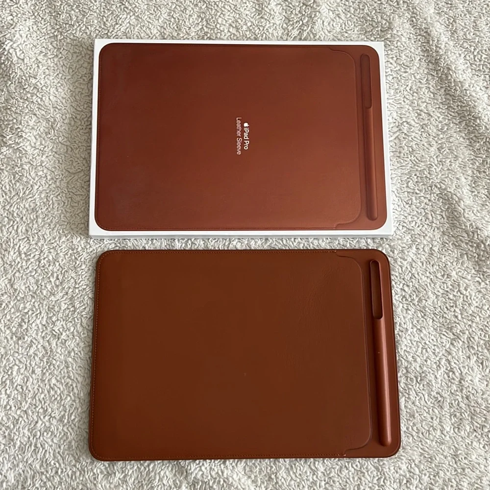 10.5” iPad Pro leather Sleeve in Saddle Brown
